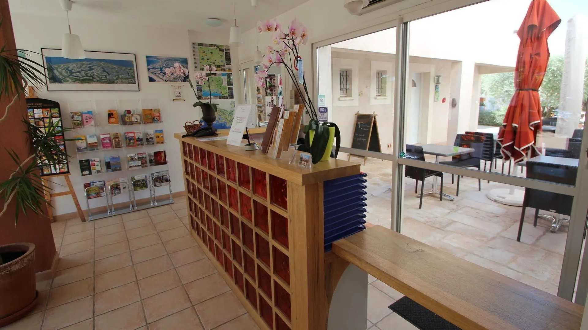 Hotel Et Residence De La Transhumance Saint-Martin-de-Crau 3*,