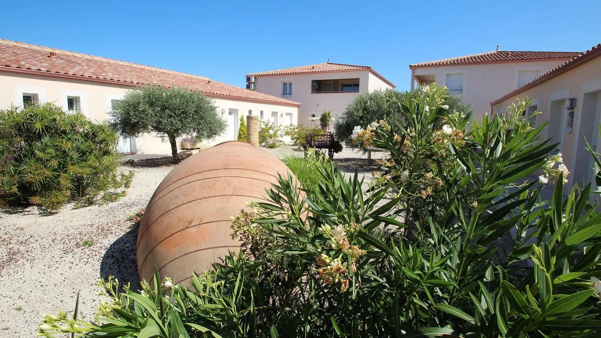 Hotel Et Residence De La Transhumance Saint-Martin-de-Crau France