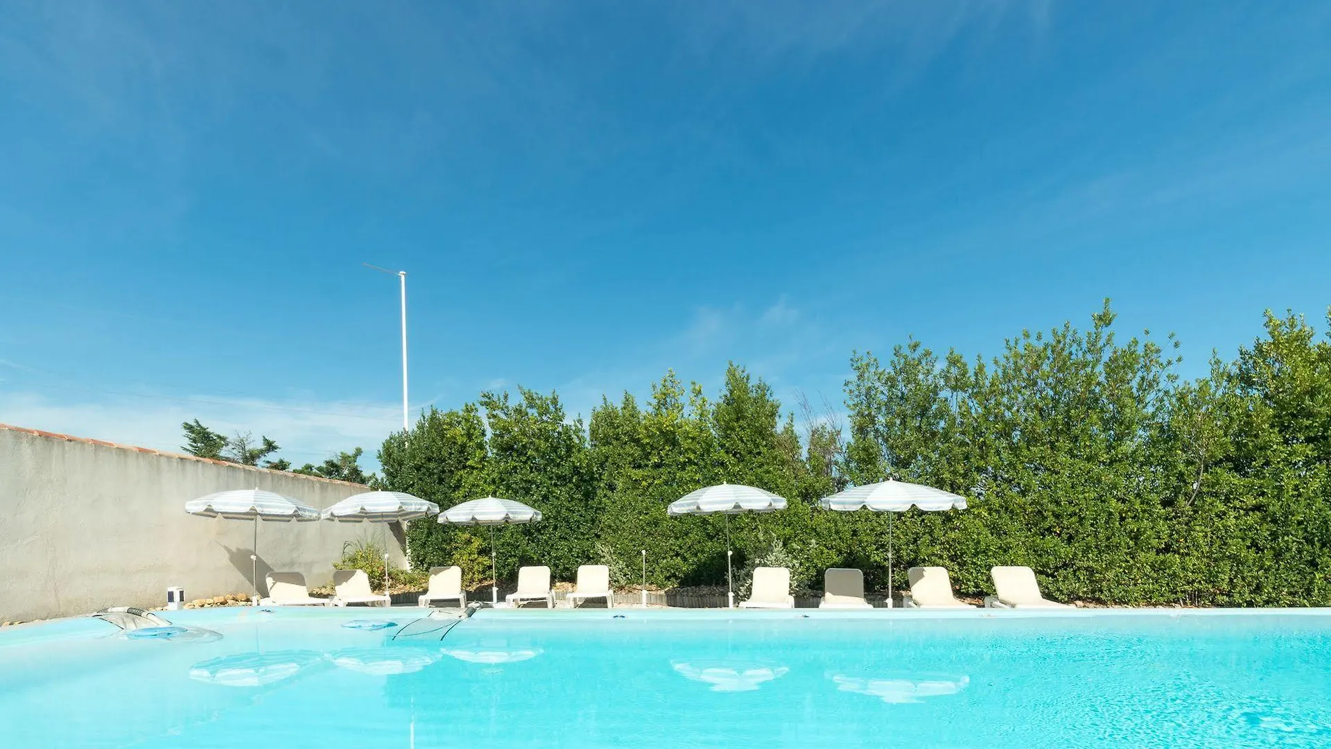 Hotel Et Residence De La Transhumance Saint-Martin-de-Crau