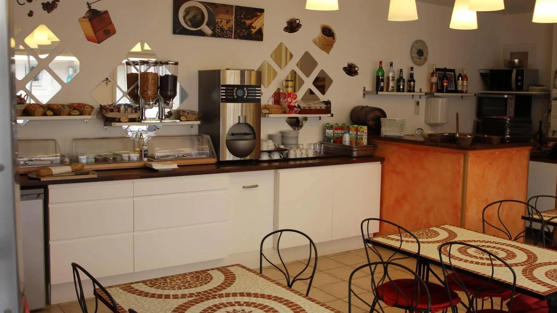 ***  Hotel Et Residence De La Transhumance Saint-Martin-de-Crau France